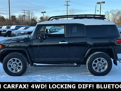 Used 2011 Toyota FJ Cruiser 4WD image 3