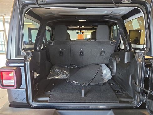 Used 2022 Jeep Wrangler Unlimited Sport image 23