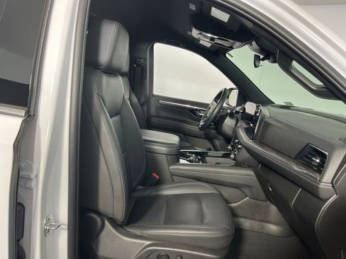 Used 2025 Chevrolet Tahoe LT image 28