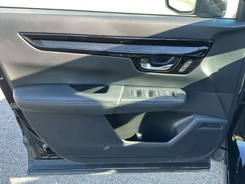 Used 2025 Honda CR-V Sport Touring image 9