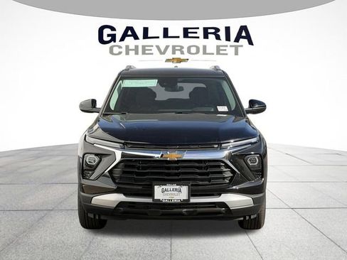 New 2026 Chevrolet TrailBlazer LT w/ LT Cold Weather Package FWD image 3
