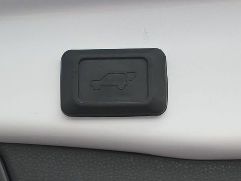 Used 2020 Toyota RAV4 XLE w/ Convenience Package AWD/4WD image 33