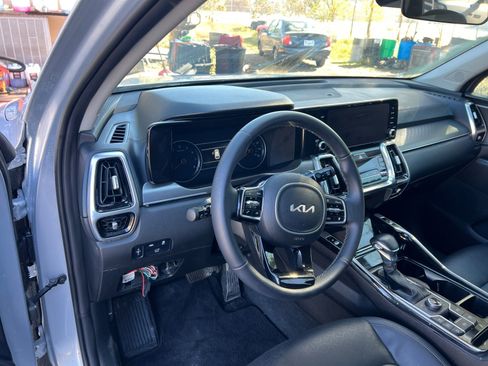 Used 2022 Kia Sorento SX image 18