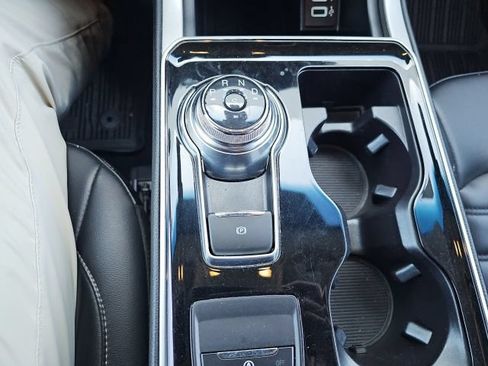 Used 2019 Ford Edge SEL w/ Equipment Group 201A AWD/4WD image 23