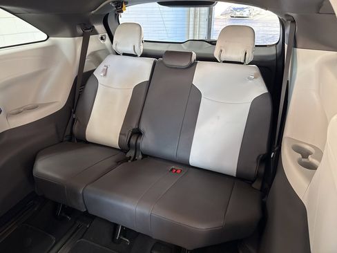 Certified 2023 Toyota Sienna XSE image 44