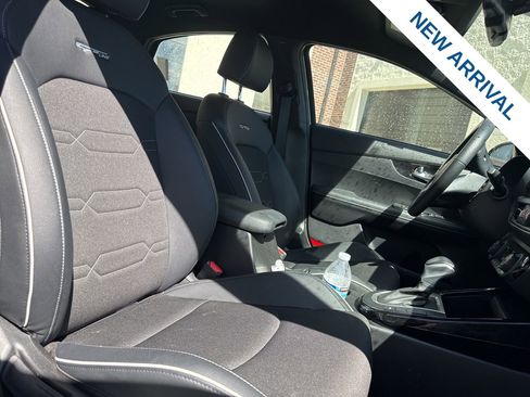 Used 2023 Kia Forte GT-Line w/ GT-Line Technology Package image 9