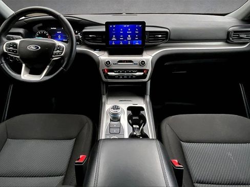 Used 2023 Ford Explorer XLT image 7