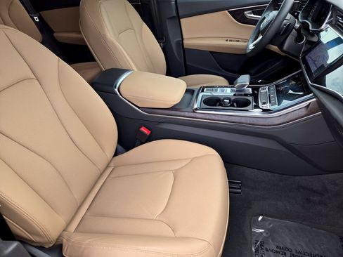 Used 2023 Audi Q8 Premium Plus AWD/4WD image 15
