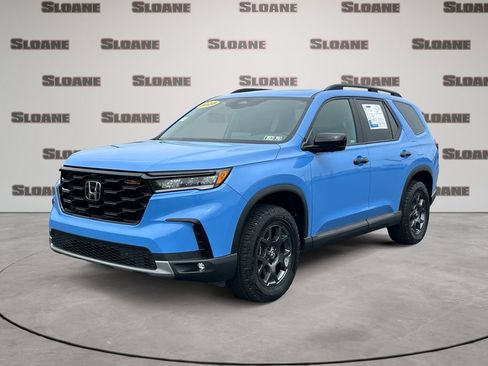 Used 2025 Honda Pilot TrailSport image 1