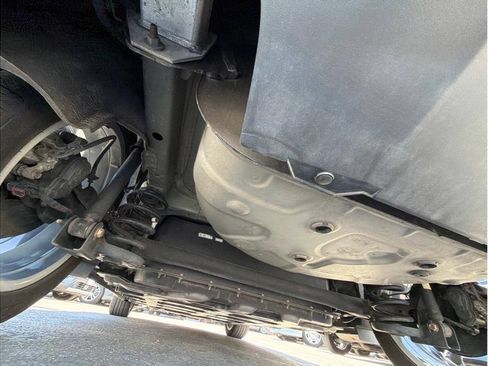Used 2020 Chevrolet Bolt Premier w/ Infotainment Package FWD image 34