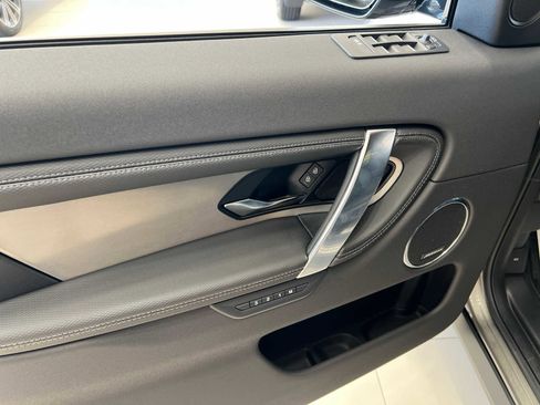 Used 2025 Land Rover Discovery Sport Dynamic SE image 14