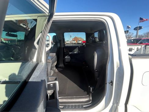 Used 2021 Ford F150 Lariat image 13