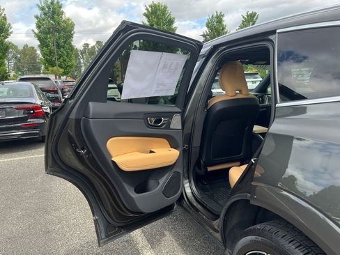 Used 2019 Volvo XC60 T5 Inscription w/ Protection Package Premier AWD/4WD image 15