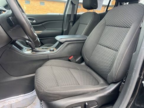 Used 2019 GMC Acadia SLE w/ LPO, Black Accent Package image 19