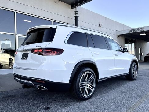 Certified 2024 Mercedes-Benz GLS 450 4MATIC image 9