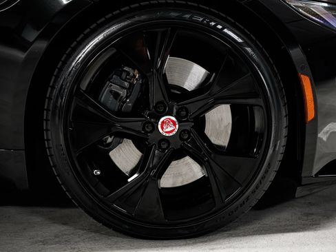 Used 2022 Jaguar F-TYPE Coupe RWD image 40