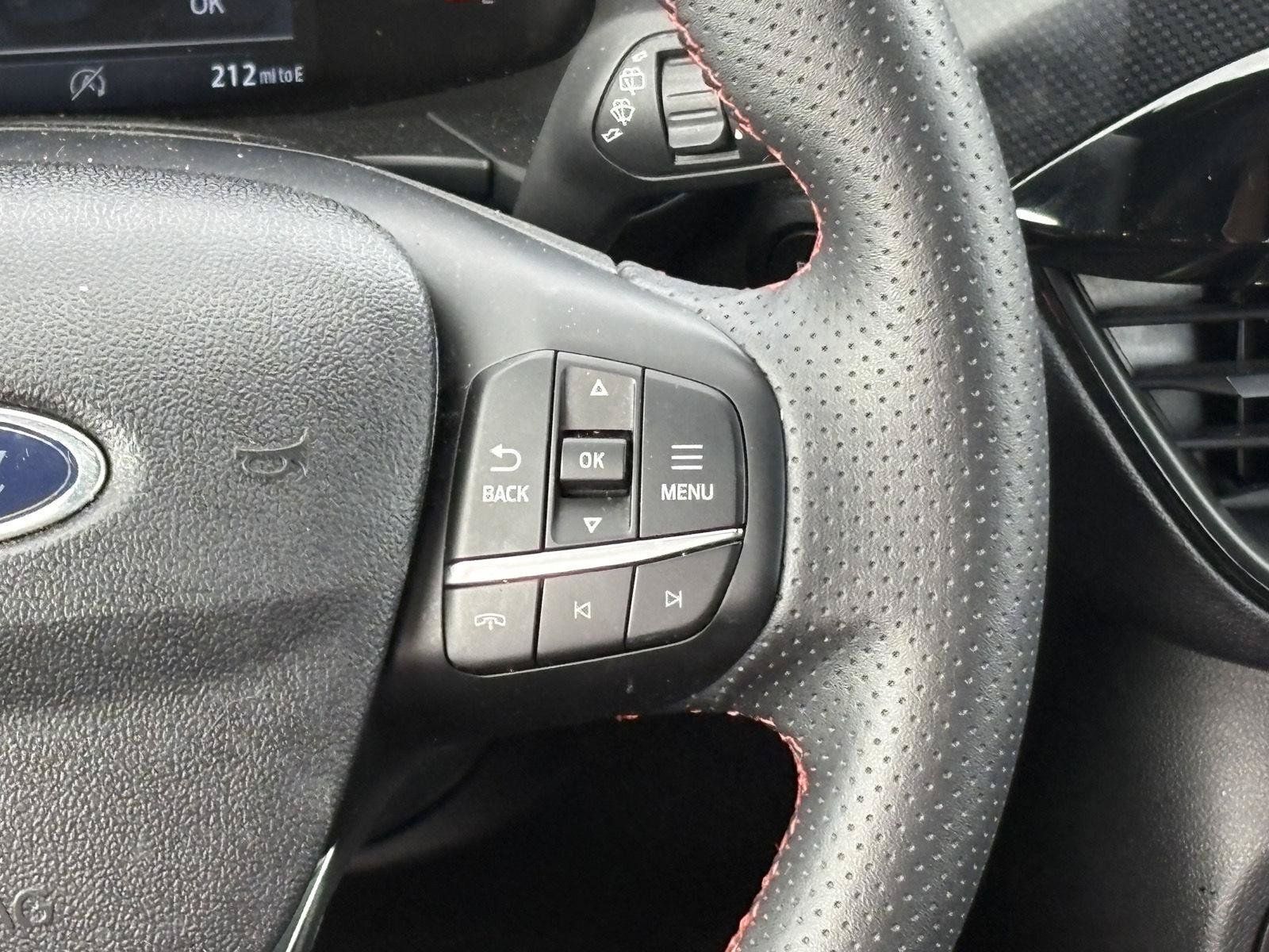 Used 2025 Ford Escape ST-Line FWD image 9