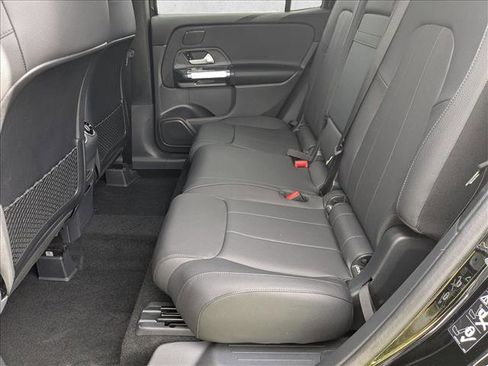 New 2026 Mercedes-Benz GLB 250 image 14