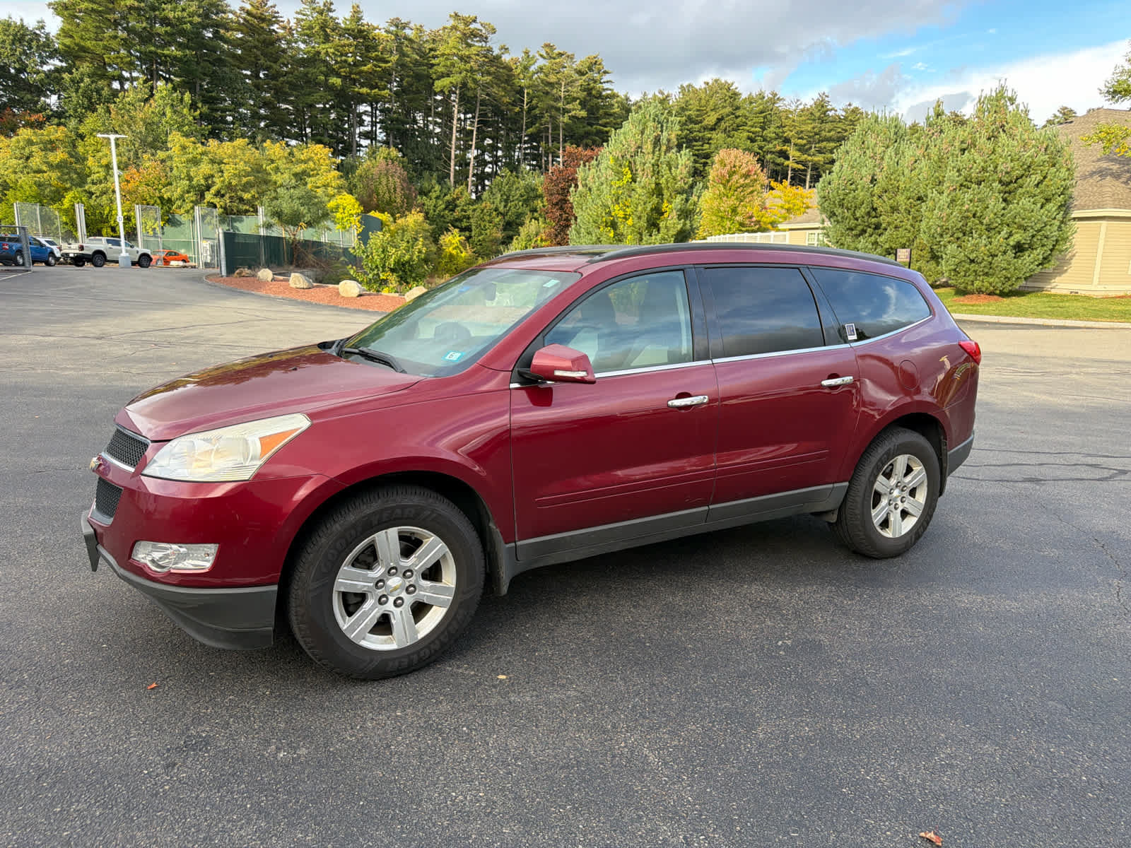 Used 2011 Chevrolet Traverse LT w/ Personal Connectivity Package AWD/4WD image 1