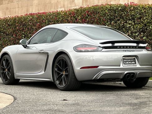 Used 2025 Porsche 718 Cayman image 6
