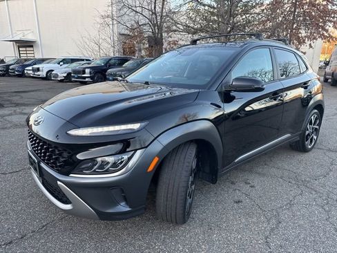 Used 2022 Hyundai Kona Limited image 3