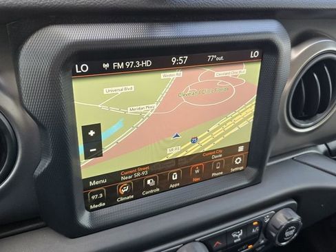 Used 2022 Jeep Gladiator Willys image 20