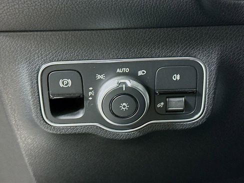 Used 2024 Mercedes-Benz GLB 35 AMG 4MATIC w/ Exclusive Package image 10