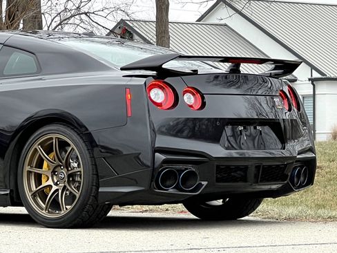 Used 2024 Nissan GT-R T-spec w/ T-Spec Takumi Edition image 11