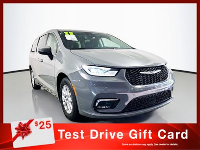 Used 2023 Chrysler Pacifica Touring-L