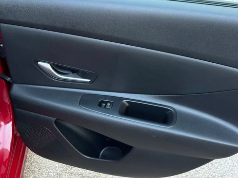 Used 2022 Hyundai Elantra SEL FWD image 25