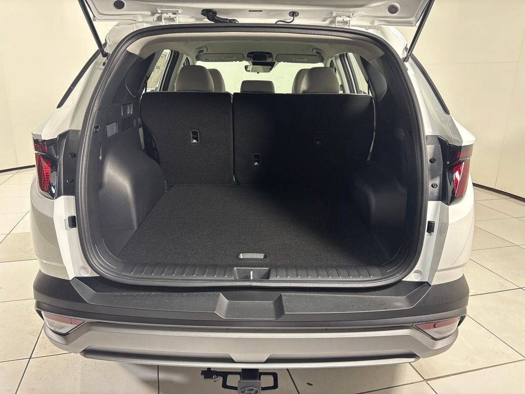 New 2026 Hyundai Tucson SE w/ Tow & Go Package FWD image 25