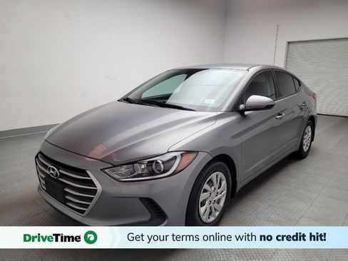 Used 2017 Hyundai Elantra SE image 1