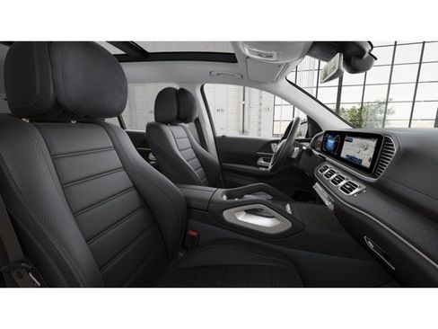 New 2026 Mercedes-Benz GLS 450 4MATIC image 3