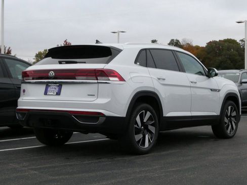 New 2026 Volkswagen Atlas Cross Sport SE AWD/4WD image 3