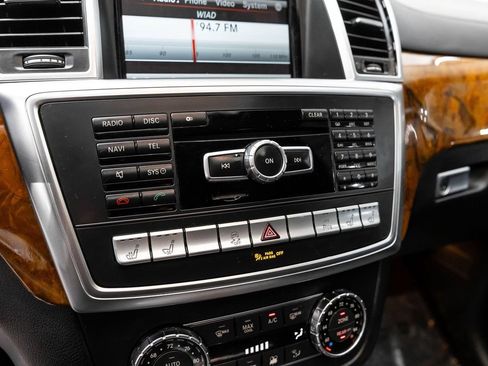 Used 2014 Mercedes-Benz GL 550 4MATIC image 28