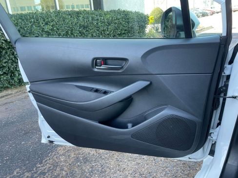 Used 2025 Toyota Corolla LE image 18