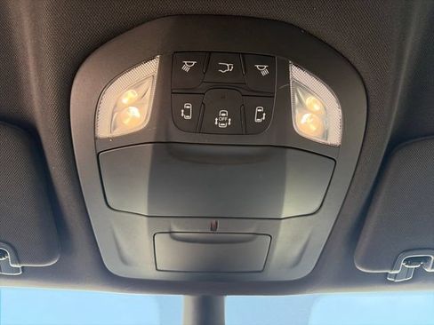 Used 2025 Chrysler Pacifica Select FWD image 58