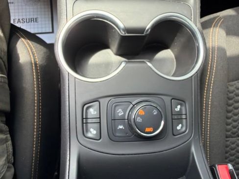 Used 2020 GMC Terrain SLE w/ Driver Convenience Package AWD/4WD image 16
