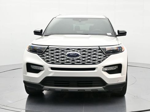 Certified 2023 Ford Explorer Platinum w/ Technology Package image 2