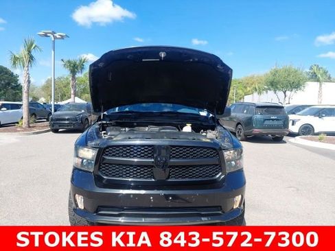 Used 2018 RAM 1500 Express w/ Black Ram 1500 Express Group image 9