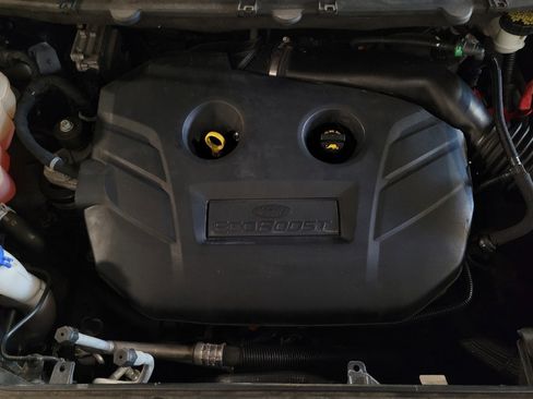 Used 2018 Ford Edge Titanium w/ Ford Safe & Smart Package FWD image 30