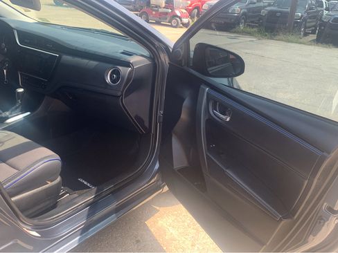 Used 2018 Toyota Corolla L image 15
