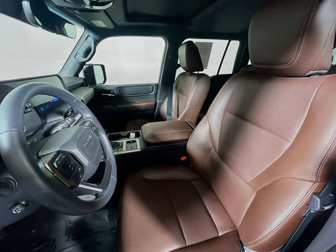 Certified 2025 Toyota Land Cruiser image 18