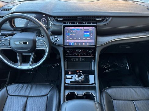 Used 2024 Jeep Grand Cherokee L Limited w/ Luxury Tech Group II image 10