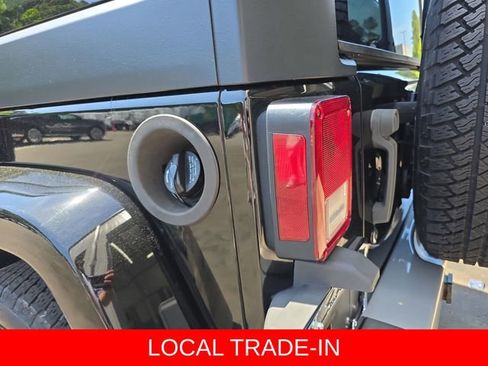 Used 2014 Jeep Wrangler Unlimited Sahara w/ Dual Top Group AWD/4WD image 29
