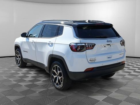 Used 2025 Jeep Compass Limited w/ Sun & Sound Group AWD/4WD image 4
