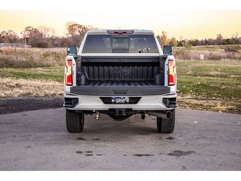 Used 2024 Chevrolet Silverado 2500 High Country w/ High Country Premium Package image 8