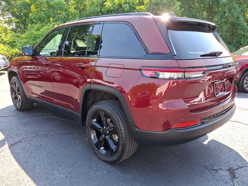 Certified 2023 Jeep Grand Cherokee Altitude AWD/4WD image 4