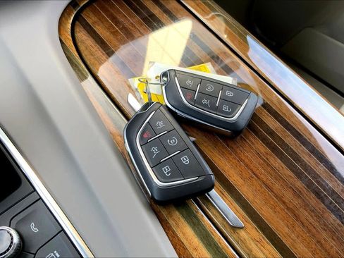 Used 2023 Cadillac Escalade ESV Sport Platinum image 13