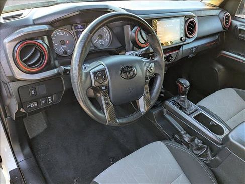 Used 2020 Toyota Tacoma TRD Off-Road image 12
